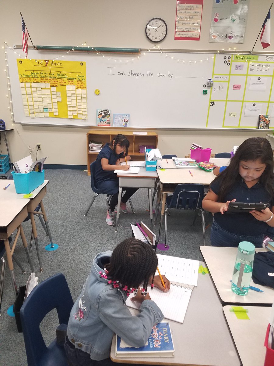 Ms_Smith7117's tweet photo. Reading stations in progress📚... @ReesStars @AliefISD #3rdgrade https://t.co/y8TH3j5wxu