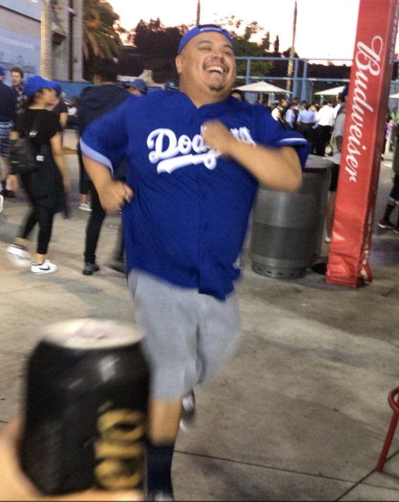 stephreyx's tweet image. I see no difference. The excitement is unreal 😂😂 #twins #baseballgames @ejim0821