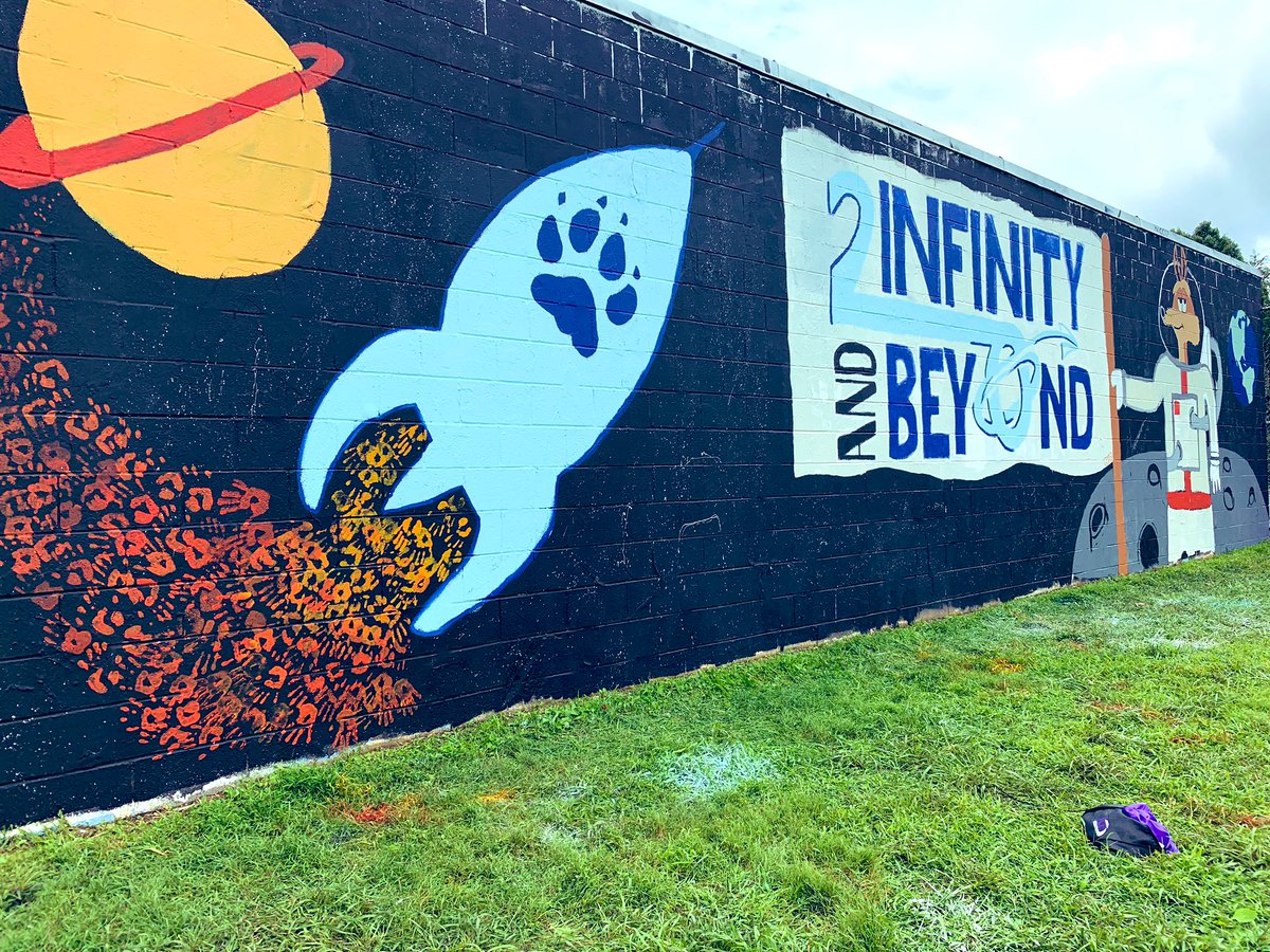 Thanks to everyone who came out to help with the class mural! We are so proud of the results 💙