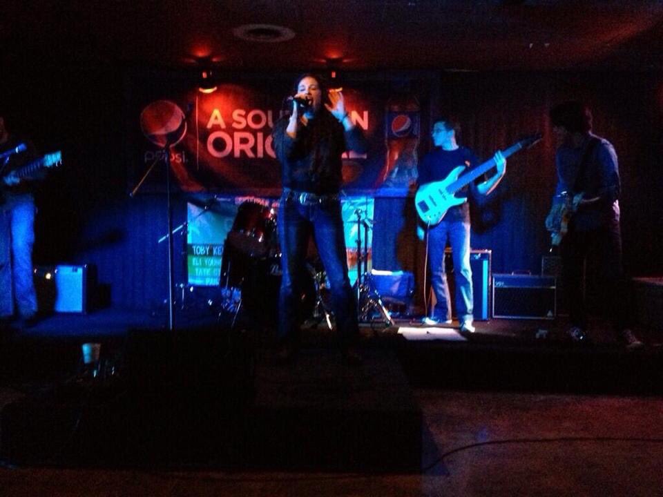 rachellipsky's tweet photo. A #TBT to 5 years ago TODAY when we got to open for #BlakeShelton #NealMcCoy and#CassadeePope after WINNING the #PepsiSouthernOriginal Competition out of 6,000+ bands #GulfCoastJam #Pepsi #SouthernOriginal #RachelLipsky #CountryMusic #NewMusic #NewArtist https://t.co/GcYz3jUmmN