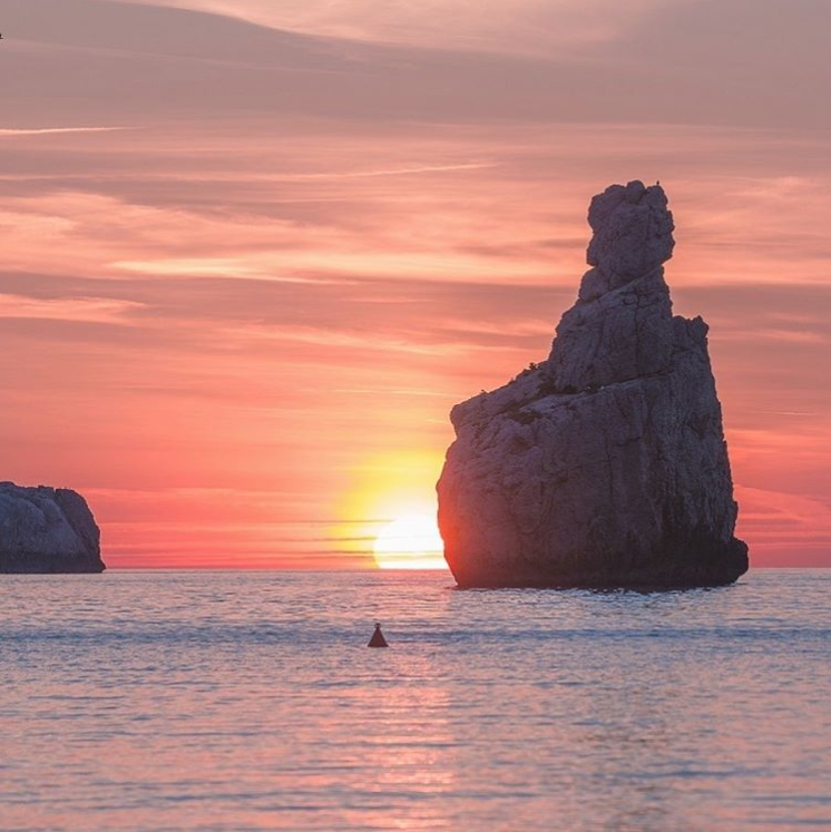 grupotel's tweet photo. Do you like pink skies as much as we do? Ibiza's epic sunsets are such a calming dream. 🎴
·
#LivingGrupotel #Ibizaisland #Mediterraneanvibes #travelbug #bucketlistcheckoff #paradise #BalearicIslands
[lovely pic @morethanibiza) https://t.co/Nm0KYWzwbC
