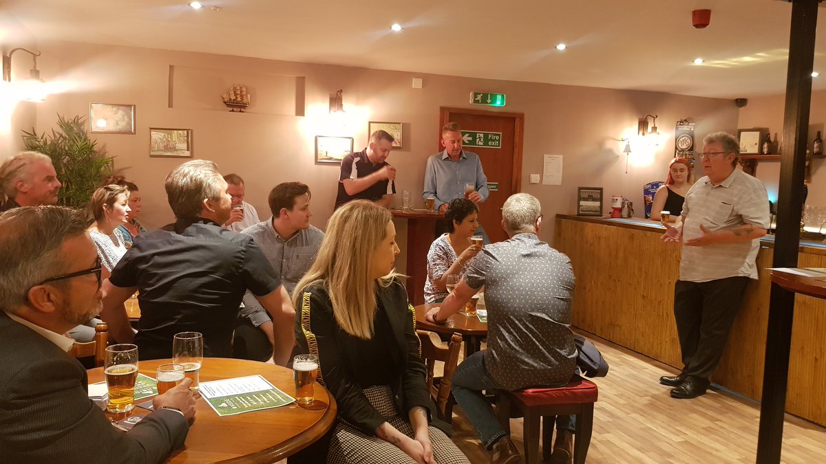 htafcevents's tweet photo. Grahame from @Bosunsbrewery talks us through our first ale of the evening!
Great place to hold our first #onsidebusinesssquad networking event! 🍻🍻🍻 https://t.co/MVvRQS2FdN