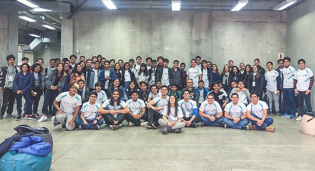 UTECuniversidad's tweet photo. El fin de semana recibimos a estudiantes de diferentes colegios en #CodeSleepRepeat, un programa de entrenamiento en programación en el que aprendieron a escribir código y construir apps.
Esta iniciativa es una colaboración entre alumnos de la Universidad de Stanford y UTEC. https://t.co/AnHmmYWo0r