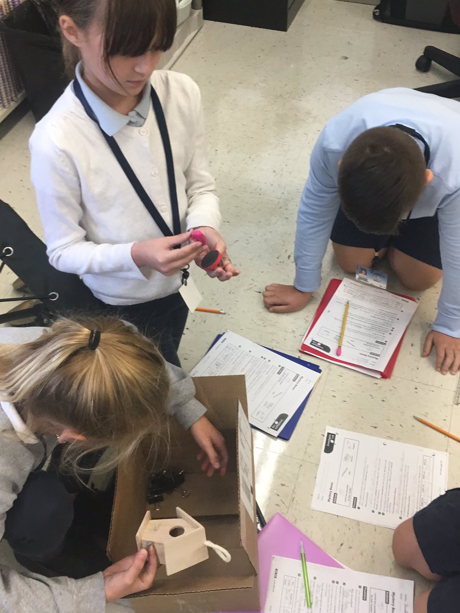 Getting our science on <a href="/harryefryschool/">HarryEFrySchool</a>!!
@BurbankSD111