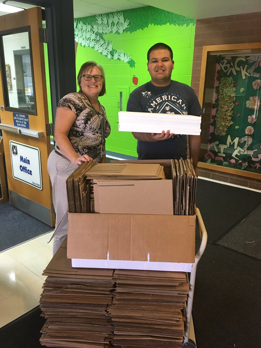 GreenPrint204's tweet photo. @GreenPrint204 is up and running for year number two! Thanks to the staff at @brookstigers for joining the cause! What a wonderful partner! @204STEPS_Eagles @MikeAckerman204 #EagleUp #Reduce #Reuse #Recycle #ZeroWaste https://t.co/PxoPP8zdtT