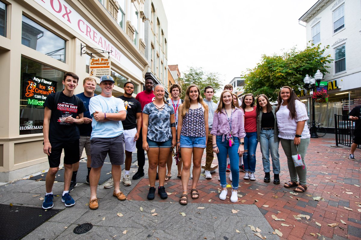 Our new Hornets explored Old Town Winchester last weekend with their First Year Seminar classes! #SUWelcomeHome @WincVA <a href="/VisitorsCenter/">Winchester VA</a>