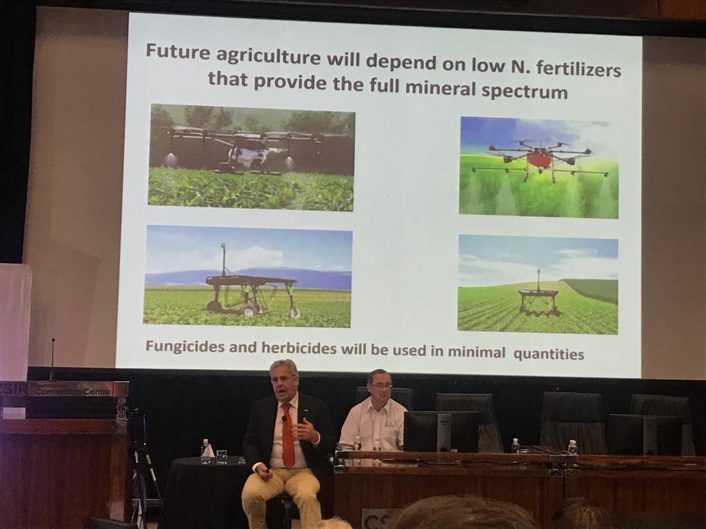 talborne's tweet photo. PIUS FLORIS, Director of Plant Health Cure, Netherlands presented a fascinating teaching on the “Difference between Soil Biology and Root Biology” at the Fertilizer Association of Southern Africa 2019 Symposium on 22 August in Pretoria. https://t.co/hdPl8Q0MnY
