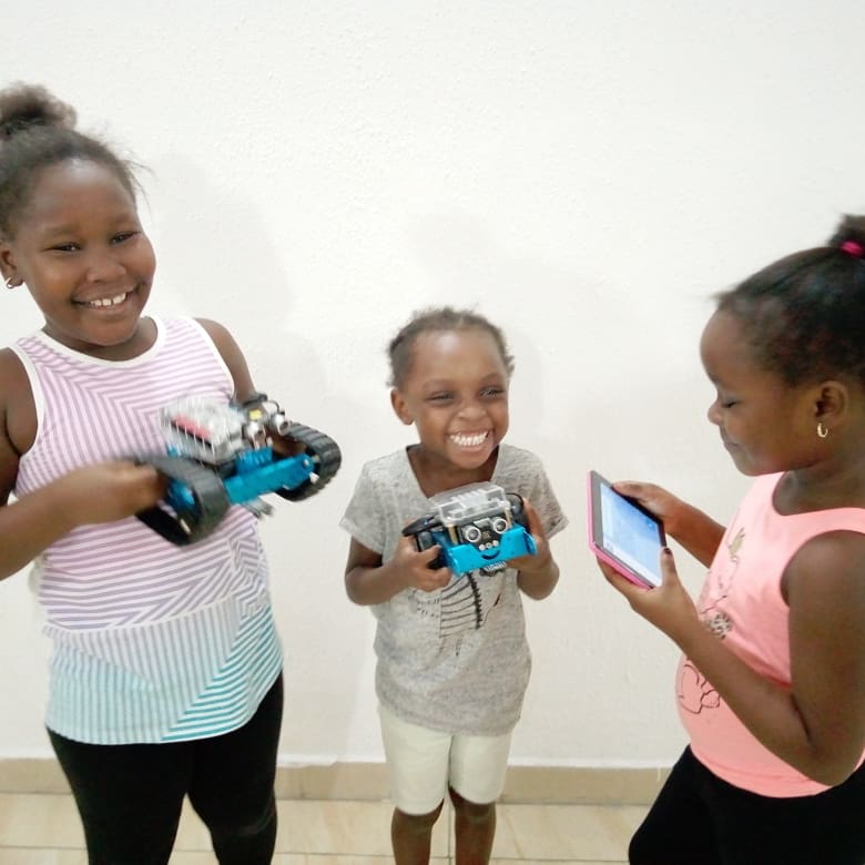 HavenEdu's tweet photo. #EducationDisrupted
#girlscoding
#girlscancode
#roboticsandcoding
@mblock_makeblock @kennynoah @busanga
#mbots https://t.co/gqlb80BkGQ