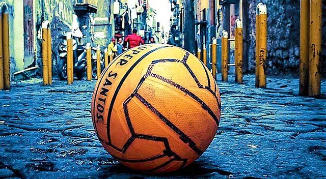 EpicFootball_'s tweet photo. "Date un pallone da #calcio ad un bambino e sarà l’uomo più felice del mondo. Date un #SuperSantos a un uomo e tornerà #bambino" https://t.co/bWtsm0rFOK