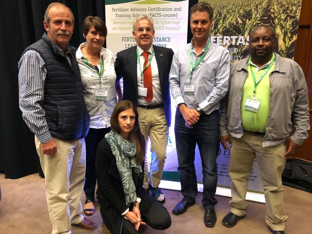 talborne's tweet photo. @PHC_PiusFloris, Director of Plant Health Cure, Netherlands ��🇱 presented a fascinating teaching on the “Difference between Soil Biology and Root Biology” at the Fertilizer Association of Southern Africa 2019 Symposium on 22 August in Pretoria. https://t.co/WaviB85EKF