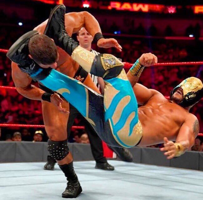 LuchadorLD's tweet photo. Lucha Neck Tie Extreme https://t.co/81vxNMlteC