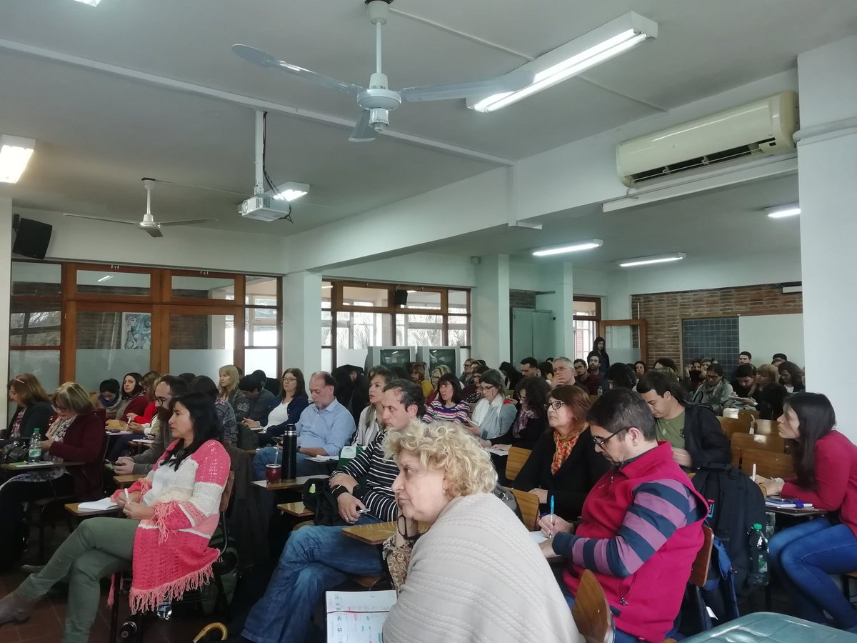 urupiuxi's tweet photo. @ana_perezespagn abordando la retroalimentación formativa con los centros de formación docente. Una etapa clave del proceso para mejorar nuestras prácticas. #ENLACECFE @sflecchia https://t.co/G4ZeMYSAoF