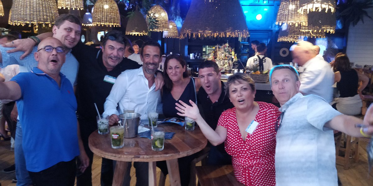 ADAMENTIS66's tweet photo. #IBMBPSYMP ambiance garantie avec @wahart @bestinfo et Asteen 🤪😂@IBM https://t.co/IvJoBOEEUh