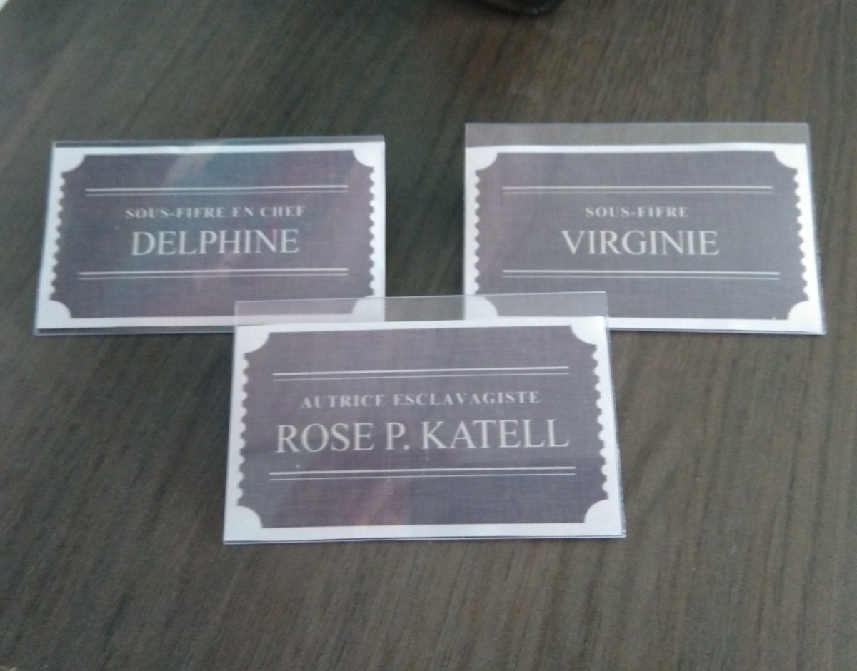 Rose_P_Katell's tweet photo. Avec ma sœur et mon amie, qui m'accompagnent ce #weekend au salon #All4Geek, on a voulu se créer des #badges, mais on s'est peut-être un poil emportée... 😂
#salon #convention #humour https://t.co/CS4O8AKp2e