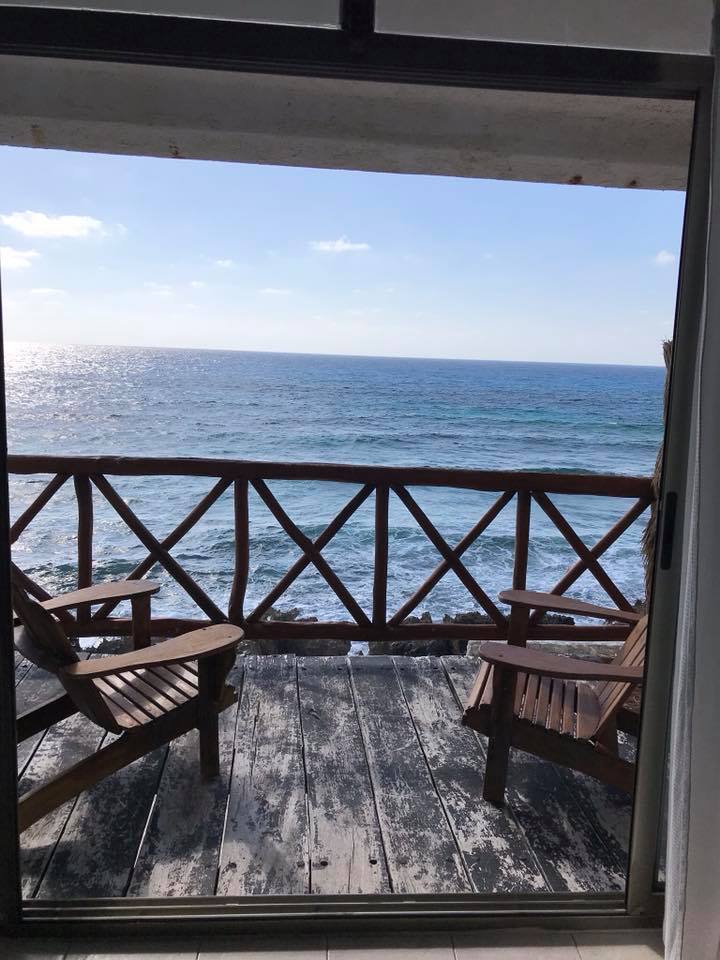ventanasalmarmx's tweet photo. Quiet beach vibe 😍 #CozumelMexico 
https://t.co/NBAzazaHrg 

#Beachlife #CozumelEastSide #Secludedlocation #Beachlife #Traveladdicts https://t.co/8taiNYfSBK