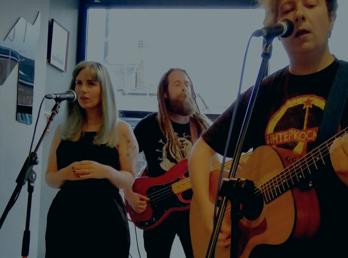 <a href="/Seasonsinshort/">The Seasons in Shorthand</a> at @TruckMusicStore for the launch of their new #7inchsingle
KuiperBelt // Zoetrope
#vinyl #neverenoughrecords