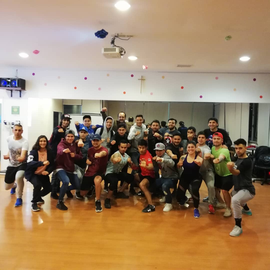 Ayer hablé sobre el #Wushu a alumnos de <a href="/DuocUC/">Duoc UC</a> en viña, fue una gran instancia de aprendizaje, feliz por la oportunidad de difundir sobre el Wushu 👏🏼👏🏼👏🏼#buenjueves <a href="/INDChileOficial/">IND Chile 🇨🇱</a> <a href="/Fedwushuchile/">Fed Chilena de Wushu</a> <a href="/WushuWuhun/">wushu WuHun</a> <a href="/IWUFOfficial/">IWUF Official</a> <a href="/MindepValpo/">Mindep Valparaíso</a>