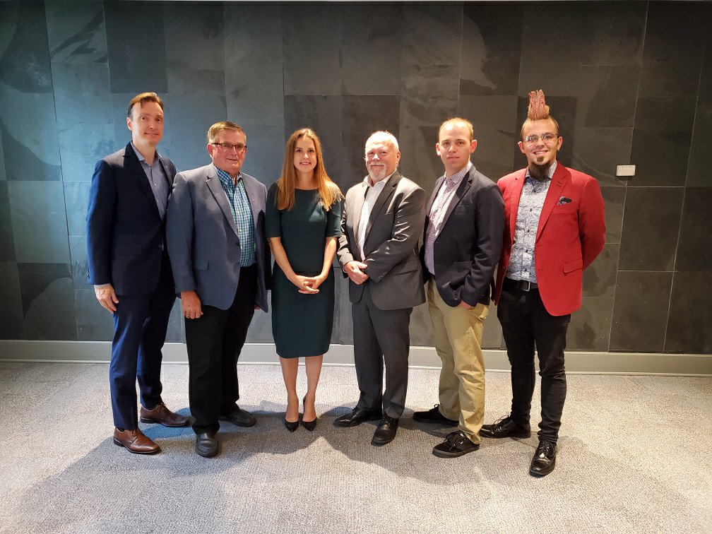 adammoote's tweet photo. #tbt to #amoconf19 meeting with @Andrea_Khanjin. On behalf of the @welland I was able to highlight our efforts in fighting #ClimateChange and the importance of effective policy for our water resources and disaster mitigation https://t.co/VWK8L7BBJ4