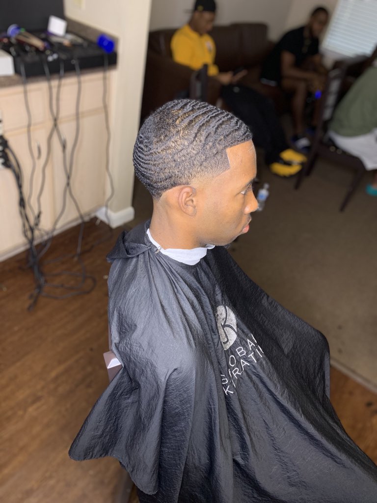 deucedabarber_'s tweet photo. If You looking for Quality Kutz I’m the man with the plan ... Hit DMs for location #PV #pvamu #pvamu23 #pvamu22 #pvamu21 #pvamu20 https://t.co/lcVa4HdWno