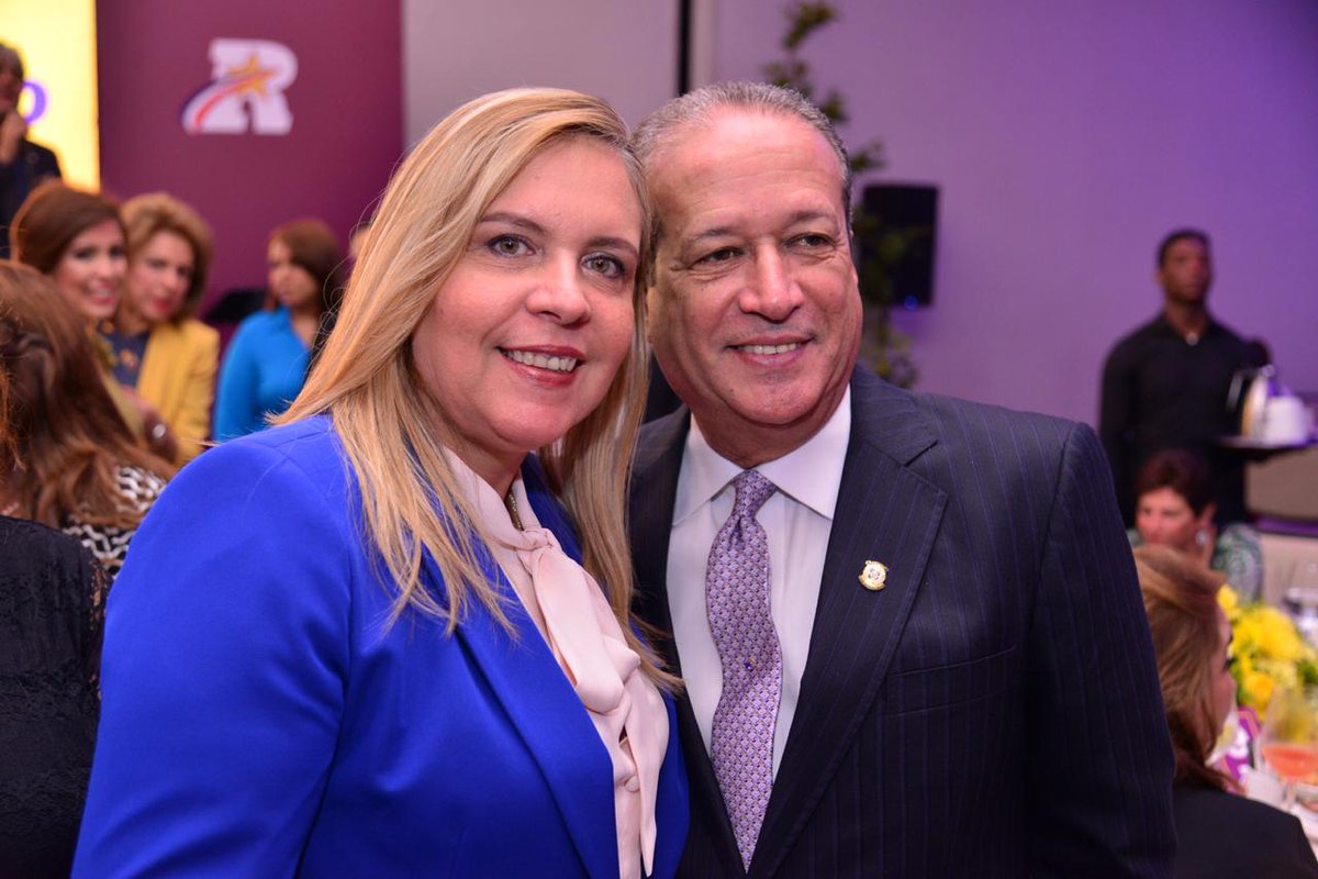 KattyValdez12's tweet photo. Esta mañana en el hotel JW Marriott se vivió un hermoso encuentro con #MujeresconReinaldo donde su coordinadora @ingridmendozap expresó tanta cualidades hermosas de @reinaldoparedp como ser humano y político y donde #Reinaldo2020 https://t.co/panBRD1AEr