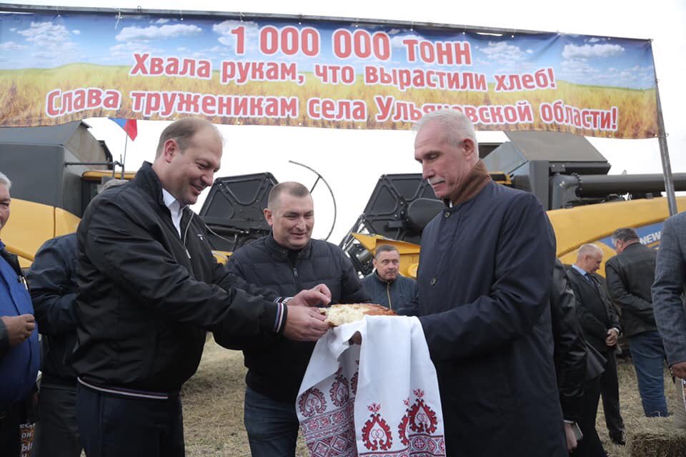 1 миллион тонн зерна собран в тяжелейших для аграриев условиях!