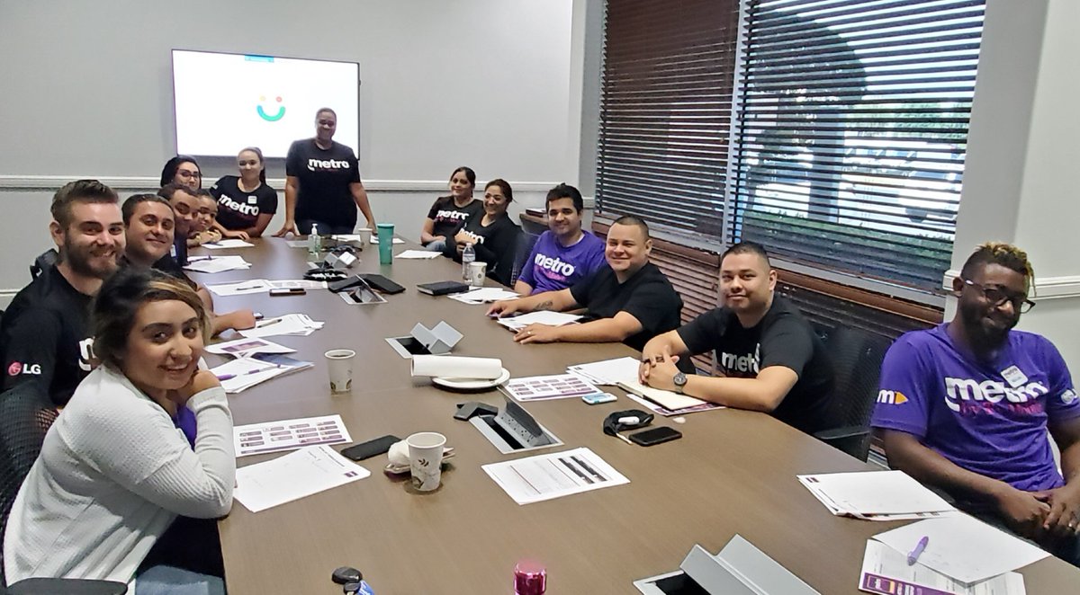 LimonZabrina's tweet photo. Big applause for our Nicole Bell; doing what she does BEST! ππ Associate Readiness class! #purplelife #learning #trainingineffect #team #wearemetro #greatpromos @LauraRa_satx @AngelMSoto86 @melb2606 @tjtscgkt @mick4077 @lain_steve https://t.co/KdDHfbpi7Y