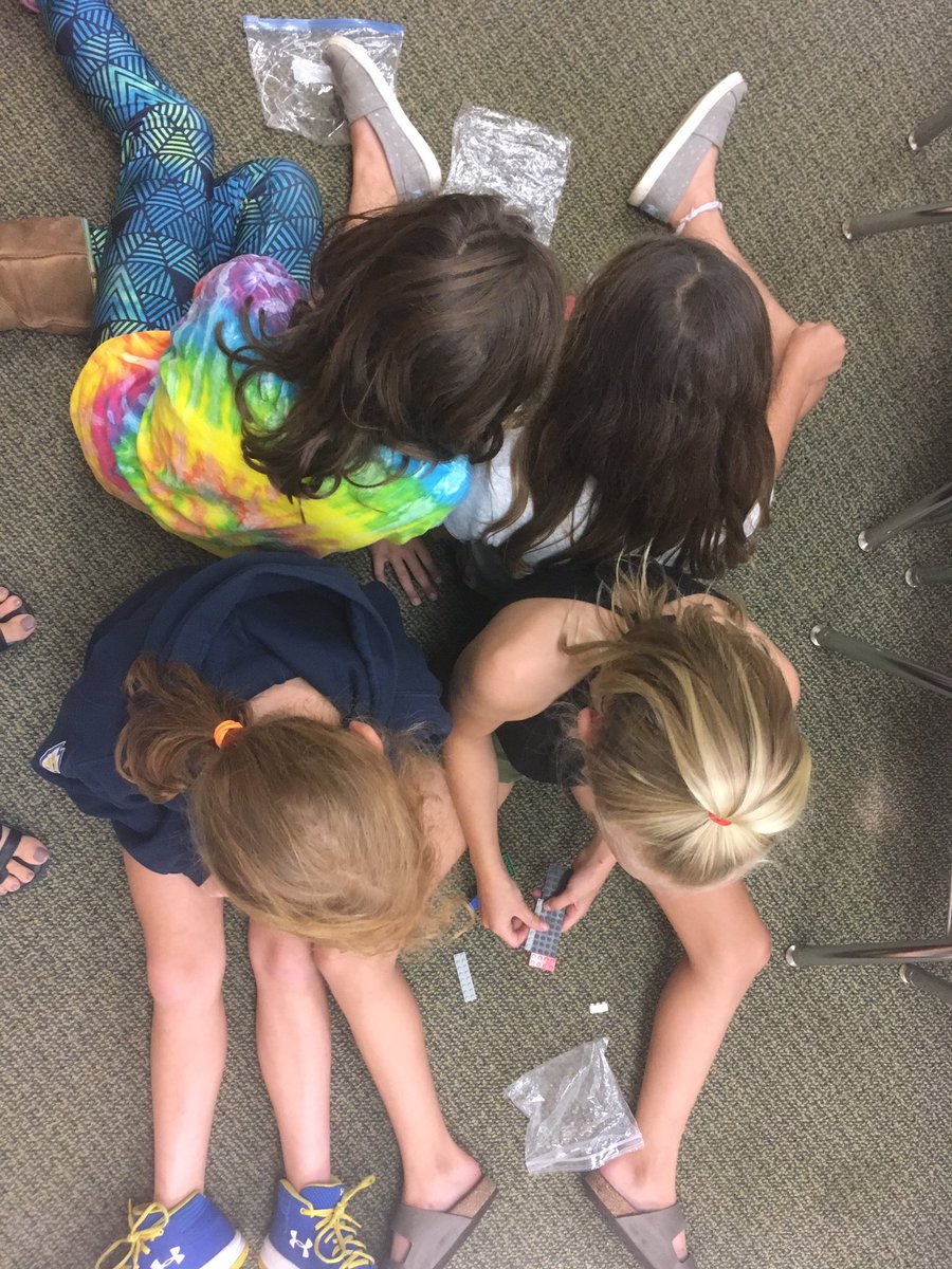 “Be Here” LEGO activity with <a href="/MrsMarcoux/">Kelly Marcoux</a>.  Kids have to listen and build in sync. #RISLearns