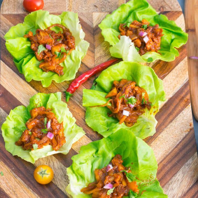 Magical pineapple shredded up just like jackfruit and tossed in a sweet and tangy bbq sauce for a flavor bomb lettuce wrap! buff.ly/2NwPXTD #veganrecipehour #veganism