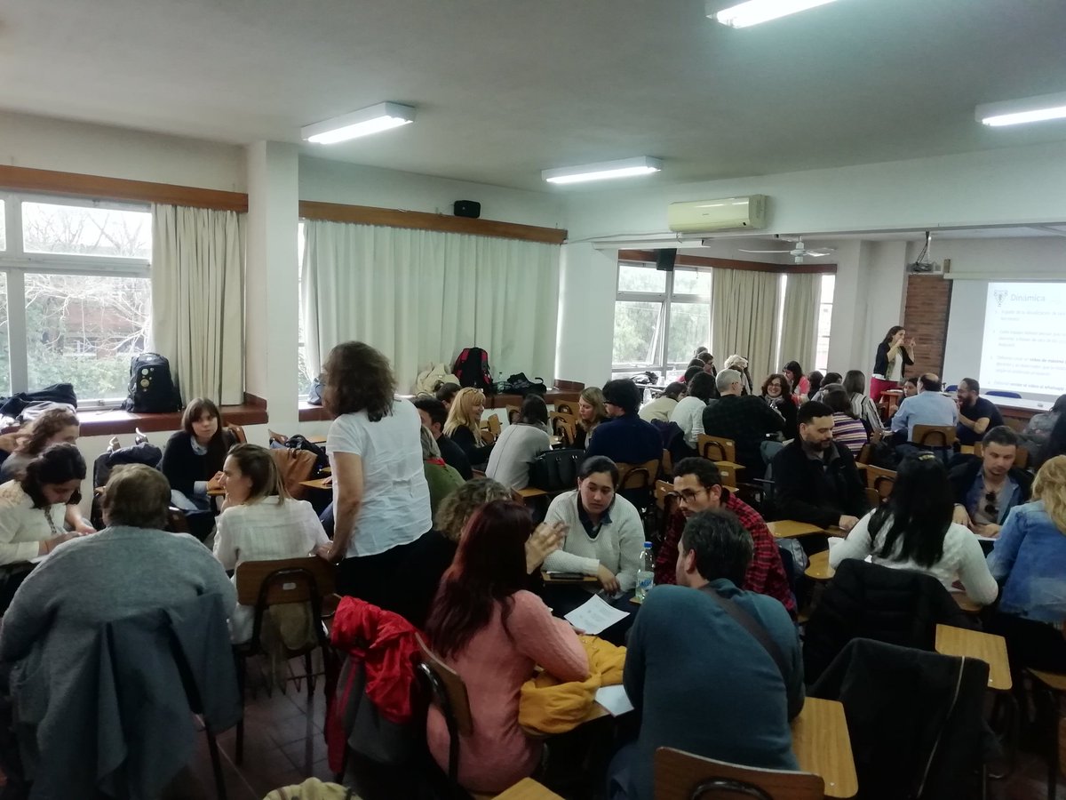 urupiuxi's tweet photo. Manos a la obra! La producción y el disfrute han sido parte de la Jornada, para conceptualizar y reflexionar #ENLACECFE @RedAprendizajes y #AprenderTodos #HayEquipo https://t.co/Of0xBAfqq1