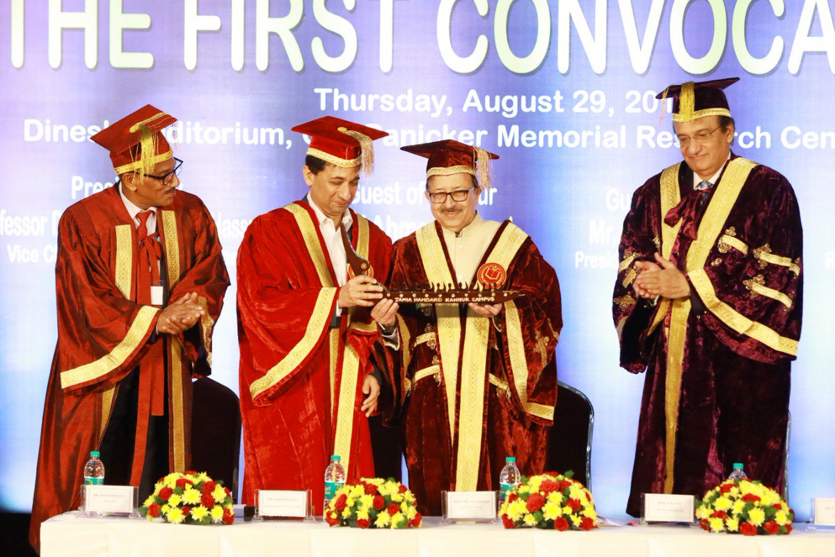 earayees's tweet photo. Addressing as Guest of Honor at the First Convocation Ceremony of Jamia Hamdard Kannur Campus.

#JamiaHamdard #Kannur https://t.co/Vp62hir1nW