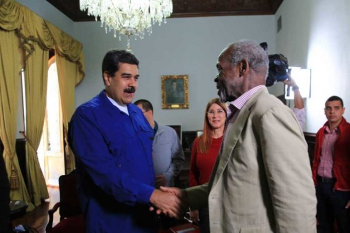 Qué pasó con los 18.000.000 de dólares que el chavismo le dio al señor Danny Glover el el 2007 para una película?
