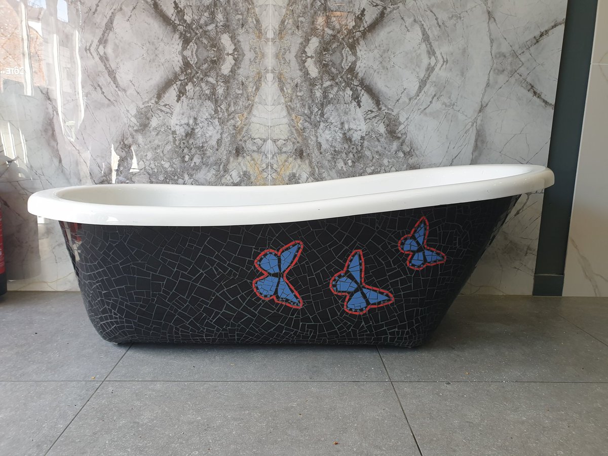 DAmosaics's tweet photo. Luxury handmade mosaic bathtub. One of many to come Mosaic7. The bathtub is on display at @HyperionTileLtd
Created using @LaticreteUK products @LATICRETE @LaticreteEurope @palacechemicals https://t.co/CZHGB94Qyd