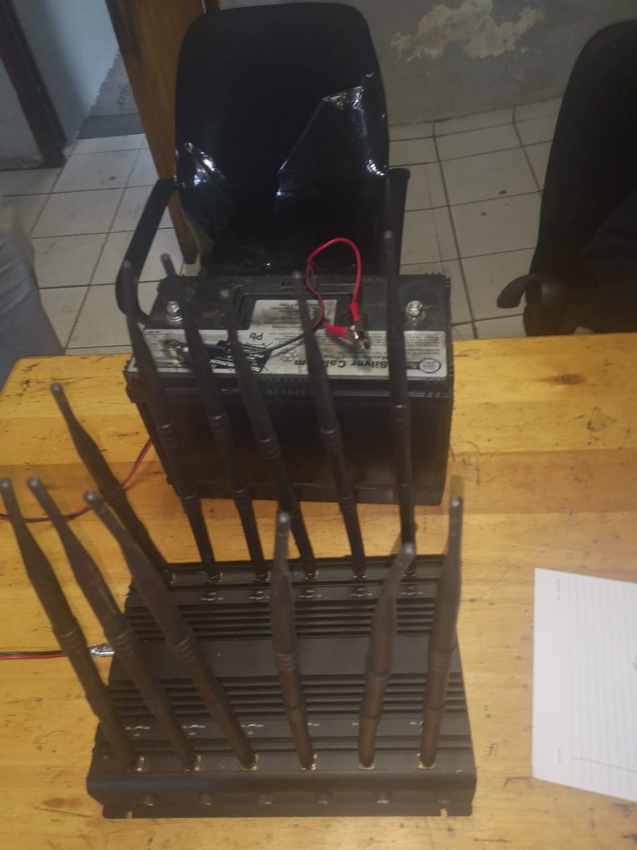 MichaelSun168's tweet photo. Hijacker suspect was arrested by JMPD at Robertsham, suspect caught in possession of 12 channel signal jammer &amp; hijacked truck loaded with brass tubing. On further investigation more stolen brass tubing to the total value of R600 000 were recovered. https://t.co/1uXQ0sfzt3