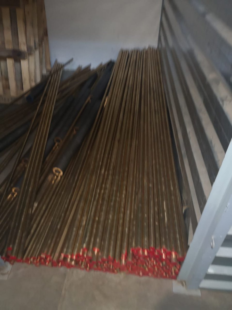 MichaelSun168's tweet photo. Hijacker suspect was arrested by JMPD at Robertsham, suspect caught in possession of 12 channel signal jammer &amp; hijacked truck loaded with brass tubing. On further investigation more stolen brass tubing to the total value of R600 000 were recovered. https://t.co/1uXQ0sfzt3