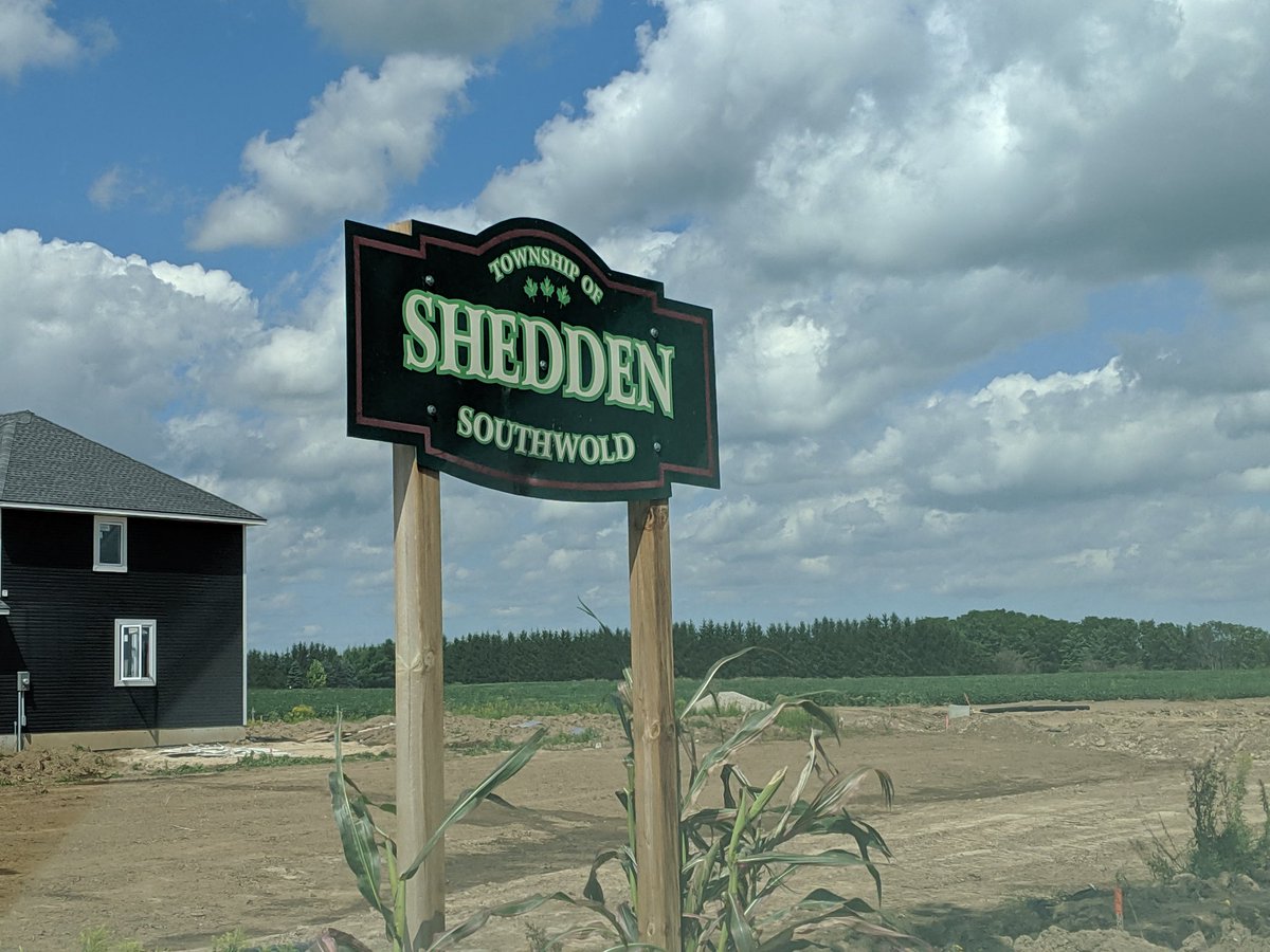 4525robotics's tweet image. More than #rhubarb --- there&apos;s #robots today in Shedden as the #RuralRobotics Roadtrip continues! @ElginCounty @LibrElginCounty @CANFIRST #equalaccess #robots4all #rurallife