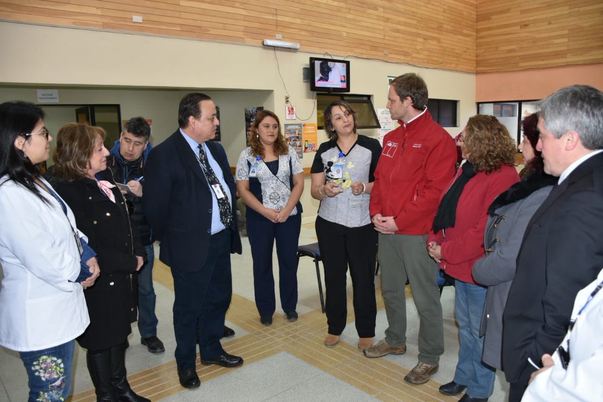DirectorNelson1's tweet photo. Fue una excelente jornada en #PuertoNatales con el #Subsecretario @arturozunigaj: Estuvimos en la @GobUEsperanza, el #CESFAM Juan Lozic y el #HospitaldePuertoNatales para seguir mejorando en beneficio de los usuarios de nuestra #RedAsistencial #ChileenMarcha #MagallanesenMarcha https://t.co/eMsKw4g7vY