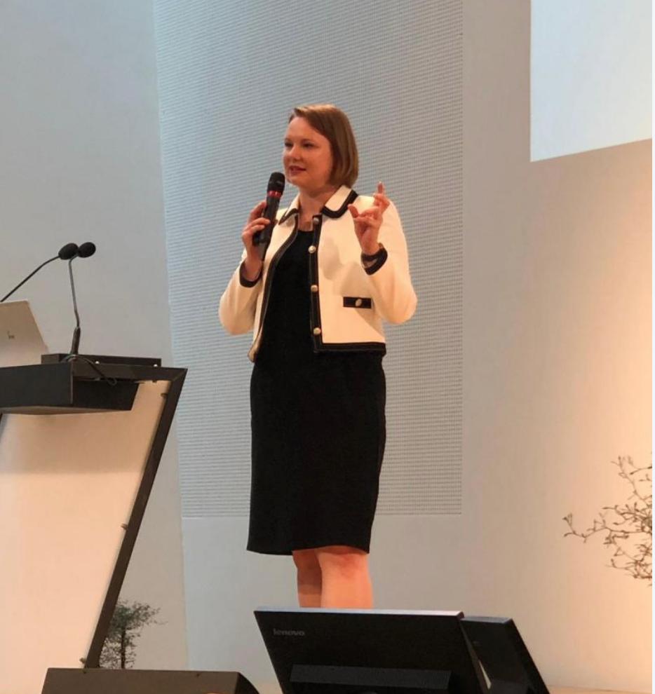 FreibankerSinn's tweet photo. "Alle Challenger Banken (z.B. @n26) integrieren #FinTech Services mitten in Ihr Geschäftsmodell. Go where your customer WILL BE!" @NStaniewicz @forumalpbach bei unserem Panel "Banken in Transformation". #efa2019 #fintech #fintechconnect #futureofbanking https://t.co/uhHBMo0HmZ