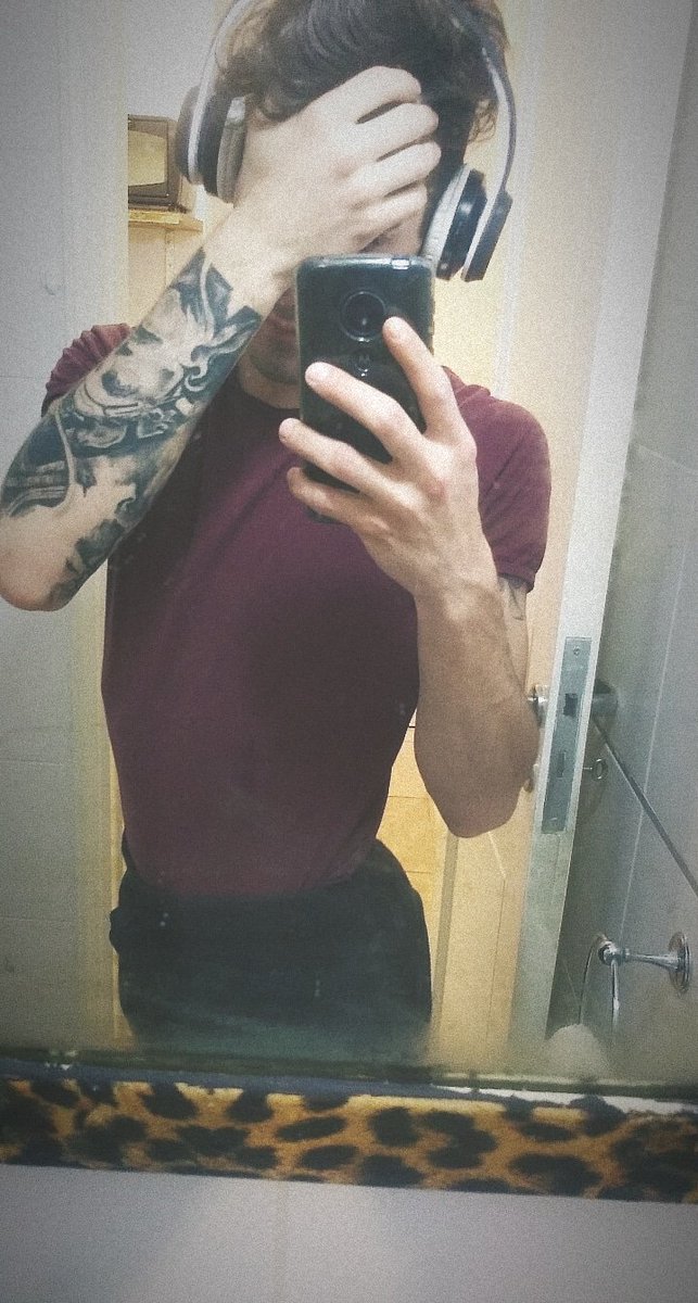 Sexeorale's tweet image. Nothing breaks like a Hearts

#MileyCyrus #dammed