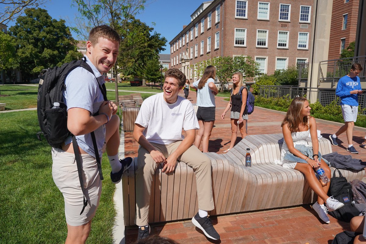 DenisonU's tweet photo. The Hill is alive with the sound of students! Happy first day of classes! ☀️ 📚 https://t.co/eRm48oSjXr
