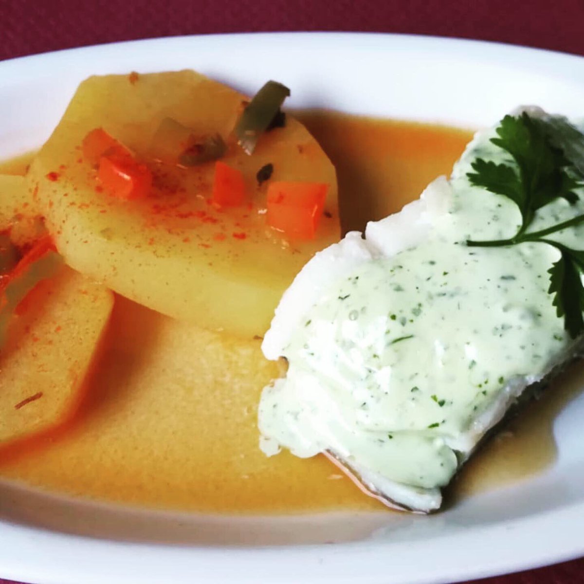 tabernacolonial's tweet photo. Para esta noche🌜 os recomendamos un platito ligero: Bacalao 🐟con mahonesa de cilantro y lima. Realmente buenísimo 😍

#enamoradodecoloniales #sevilla #tapasseville #tapas #foodies #catedraldesevilla https://t.co/mN4s8a5tK5