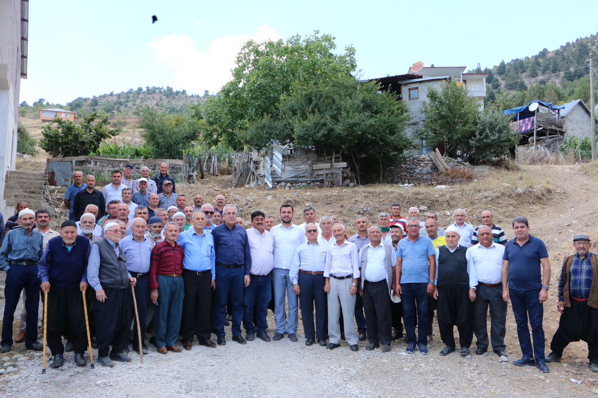 mustafatoklu07's tweet photo. Öğle namazı sonrası #Kozlar yaylamızda vatandaşlarımız ile sohbet ettik. https://t.co/TnhSItdvjS