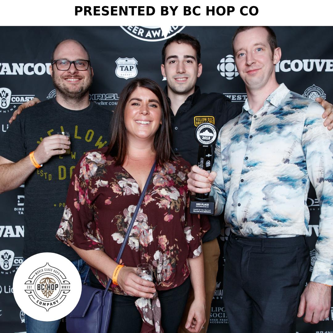 BCBeerAwards's tweet photo. Throwback 🍺 Thursday #tbt to #bcbeerawards 2018 Brewers Challenge winners @yellowdogbeer for their Alpha Dog Fresh Hop Pale.
💛 Award presented by @bchopco 🍻

#bcbeerawards #bcbaX #bcba2019 #bcbaaged10years #beerawards #beerfestival #bccraftbeer #craftbeerbc #bcbeer #beermebc https://t.co/hOZrvUDb2z