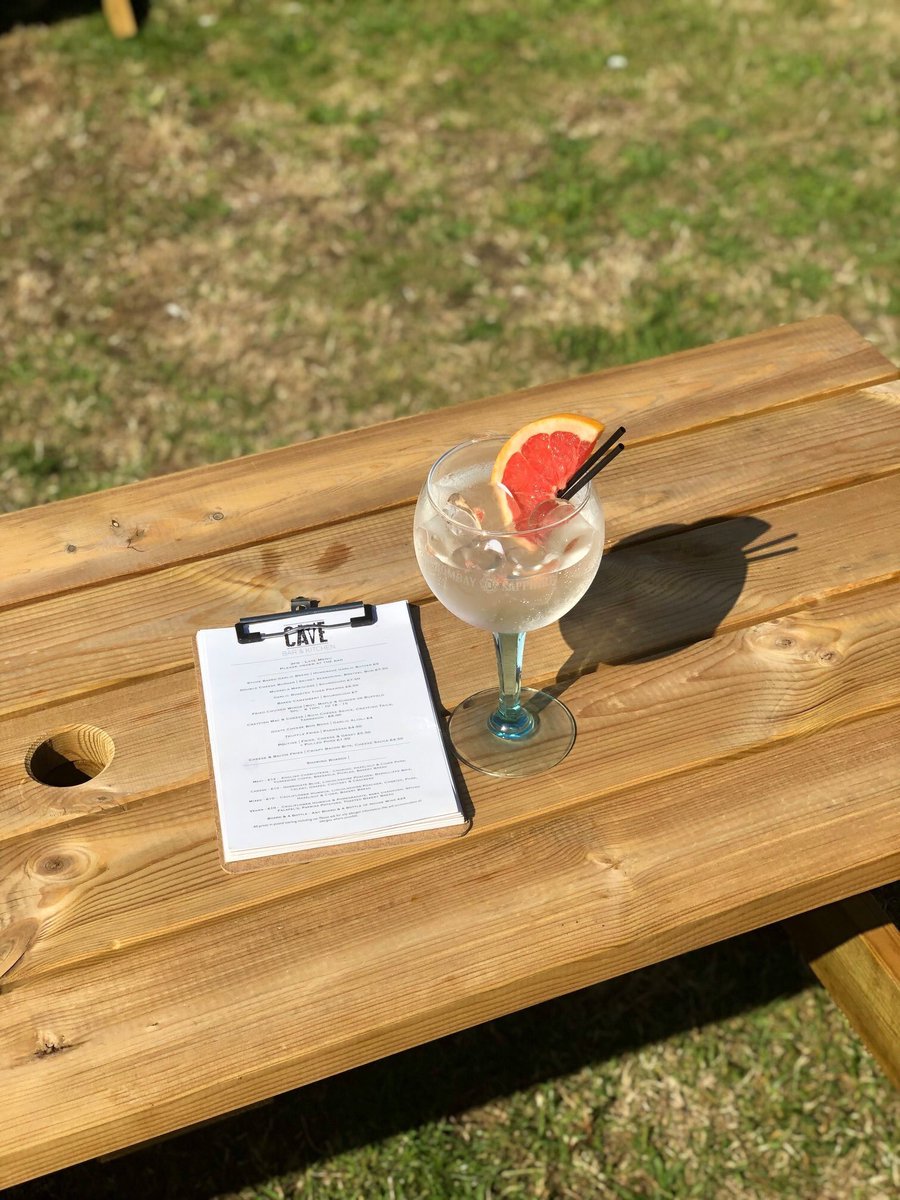 cavebar_rh's tweet photo. Can't decide what to eat from our bar menu?

A G&amp;T will help you decide 🍹

Serving food until 9pm &amp; drinks until 11pm! https://t.co/bzX2MZOBYy