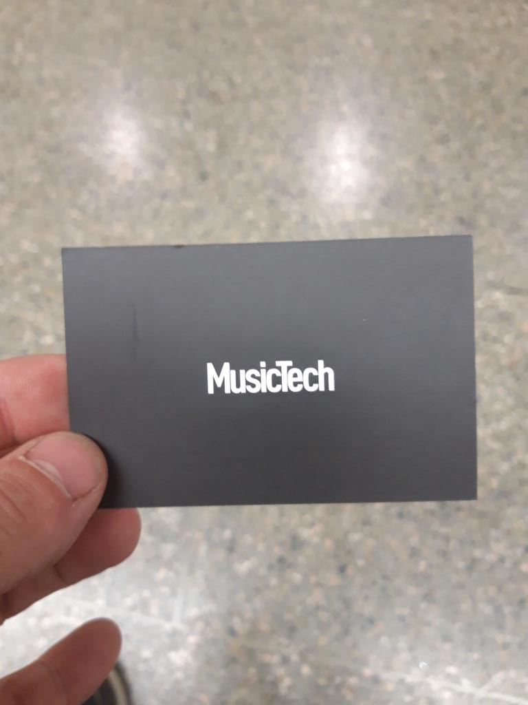 FSharpAudio's tweet image. Finish work and I get talking to a guy from @MusicTechMag #Networking