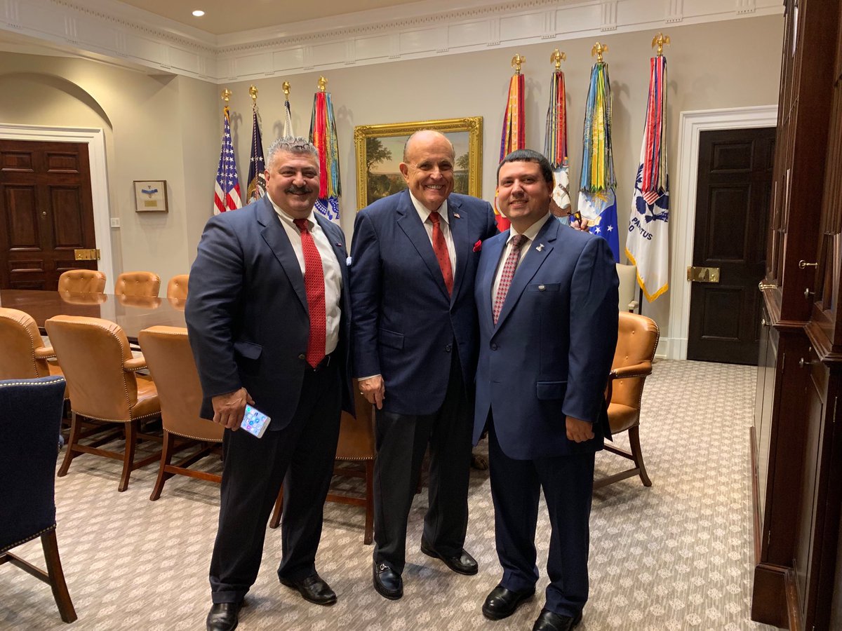 Rudy W. Giuliani (@rudygiuliani) on Twitter photo Xavier DeGroat had a great meeting with ā¦<a href="/realDonaldTrump/">Donald J. Trump</a>ā© who encouraged Xavier in his good work. Xavier will now be even more effective, if thatās possible. ā¦<a href="/XavierDeGroat1/">Xavier DeGroat</a>ā© Xavier DeGroat had a great meeting with ā¦<a href="/realDonaldTrump/">Donald J. Trump</a>ā© who encouraged Xavier in his good work. Xavier will now be even more effective, if thatās possible. ā¦<a href="/XavierDeGroat1/">Xavier DeGroat</a>ā©
