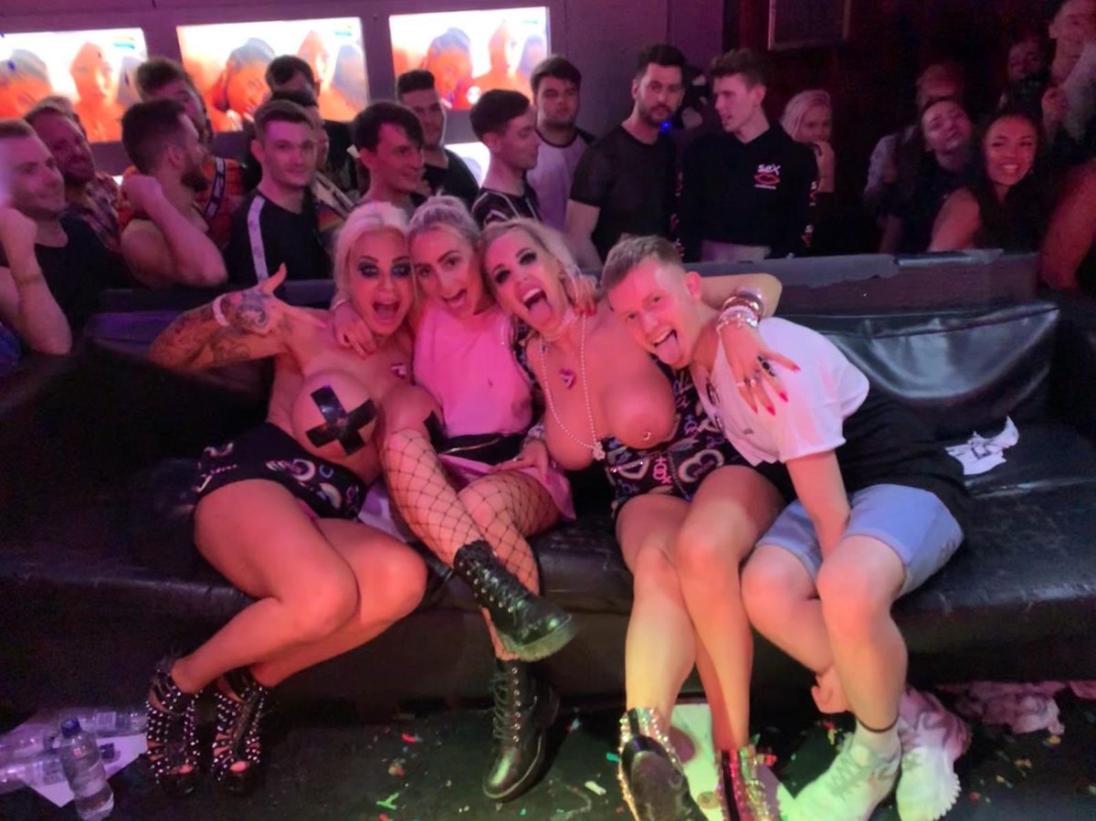 taylor_anth's tweet photo. our picture with these two sexual goddesses got removed of insta (gonna guess it’s because Rebecca lost her tit tape 🤷🏻‍♂️🤣) so In true destroyer style I’m reposting it on twitter 😂... I was 💯% in gay heaven finally meeting you both.💋  @more_milf @SophieASlut https://t.co/zTxWnvgRsa
