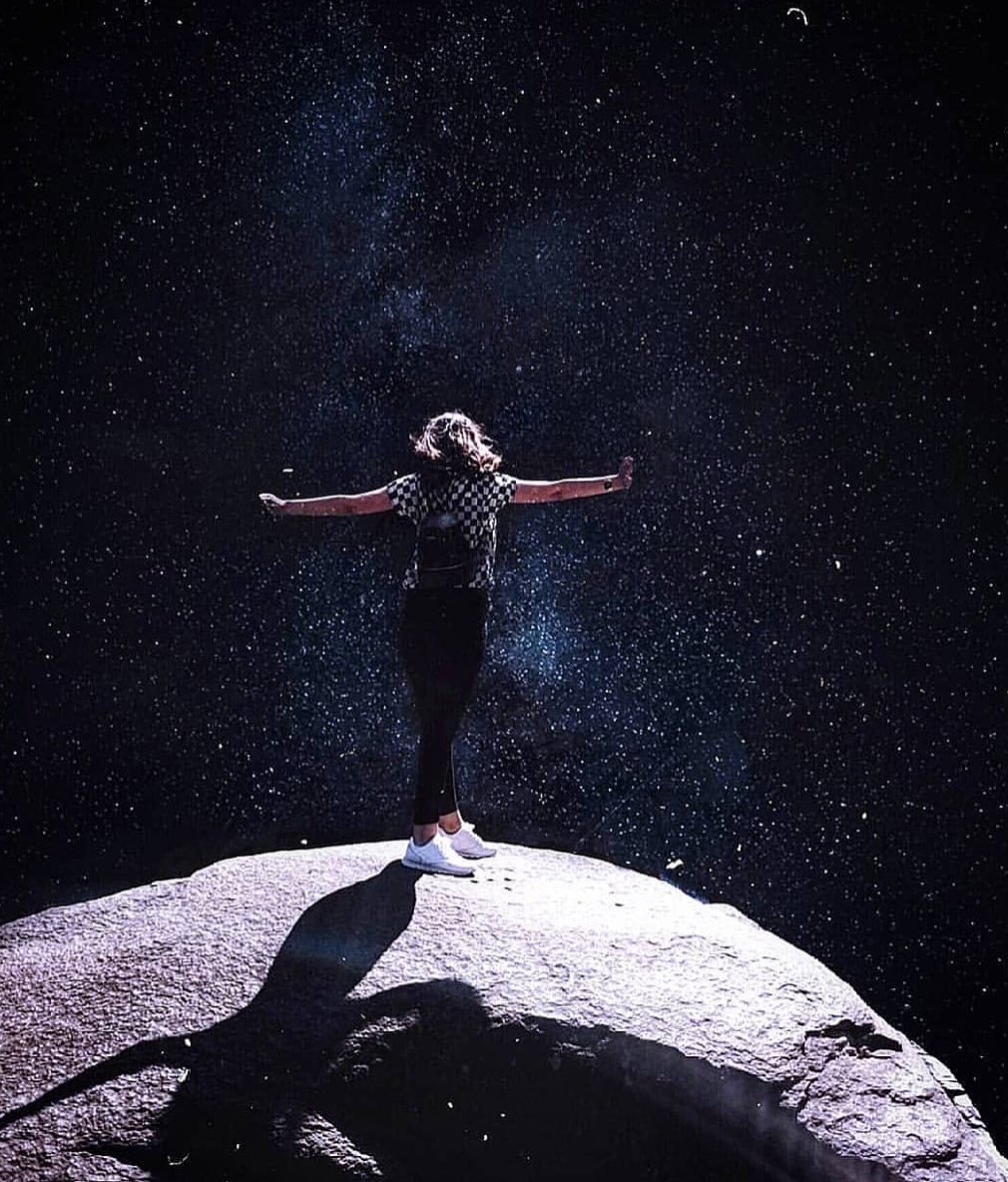 dully718's tweet photo. @asot @alyandfila Beautiful final track 😍😍😍😍 #ASOT929 https://t.co/bJEsuT353B