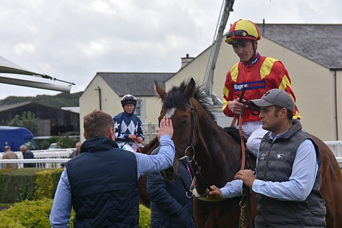 mrossi11's tweet photo. Deserved pat for #RalphyBoyTwo Congrats @AWhillansRacing https://t.co/H1i856KNOb