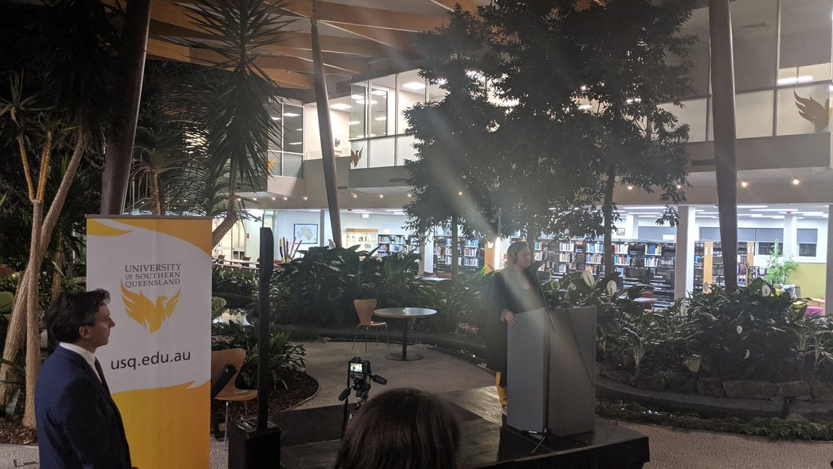 sensa_web's tweet image. Bad photos but awesome event last night @usqedu Ipswich campus for @_ihf  the Ipswich innovation circle - awesome to see what the community can do when it works together @QChiefEntrepren