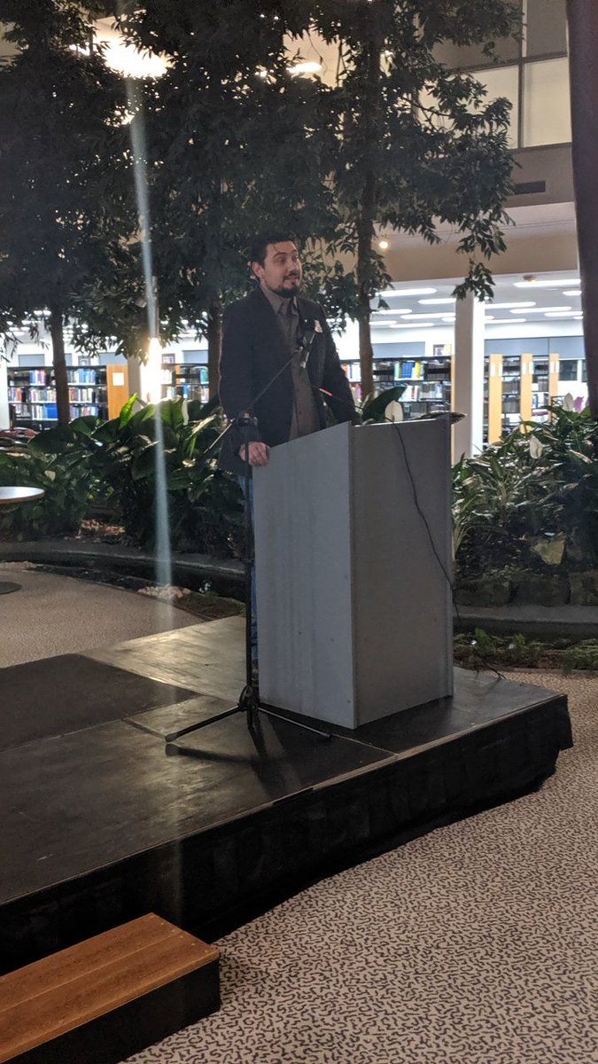 Bad photos but awesome event last night <a href="/usqedu/">usqedu</a> Ipswich campus for <a href="/_ihf/">Ipswich Hospital Foundation</a>  the Ipswich innovation circle - awesome to see what the community can do when it works together @QChiefEntrepren